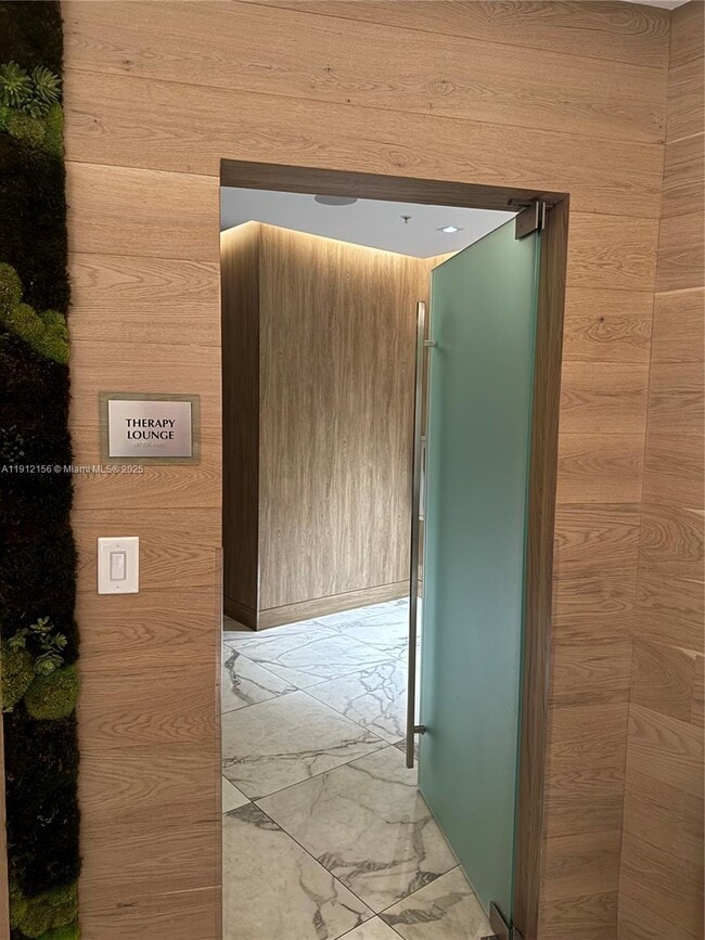 Building Photo - 90 SW 3rd St