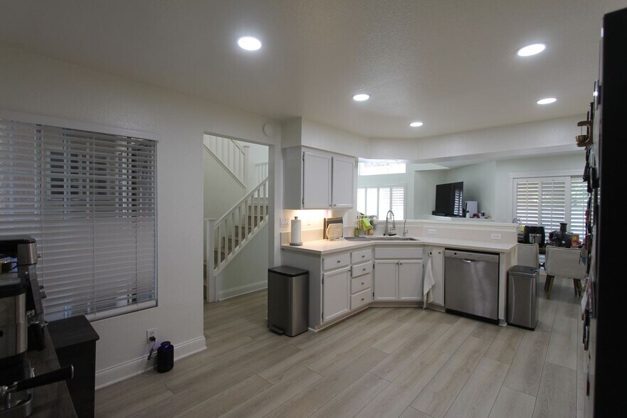 Building Photo - 7928 E Horizon View Dr