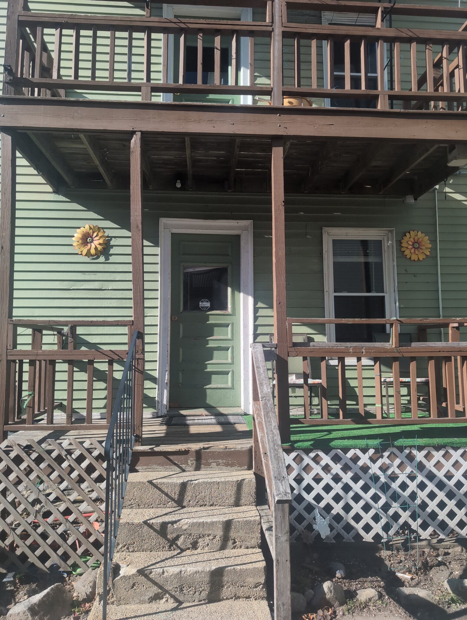 Building Photo - 367 Spruce St