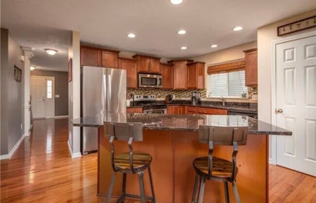 Building Photo - Spacious 3BR House in Brunswick