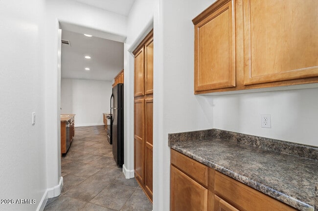 Building Photo - 15391 W Dreyfus St