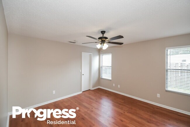 Building Photo - 8155 Pineverde Ln