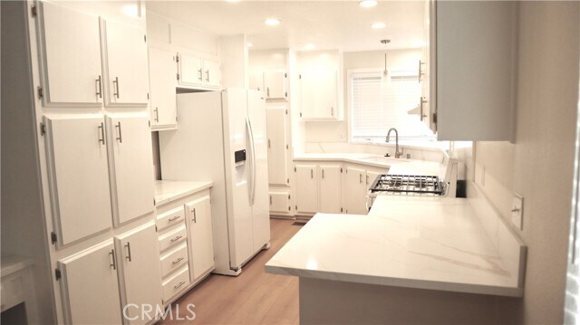 Building Photo - 34475 Wheelbarrow Ln