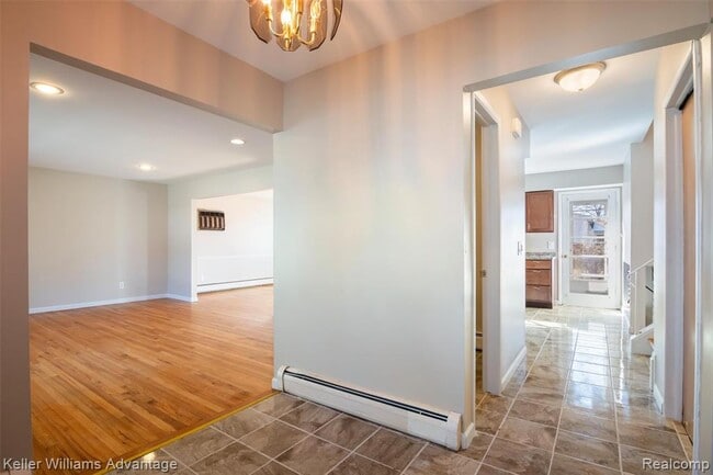 Building Photo - 14377 Cranston St