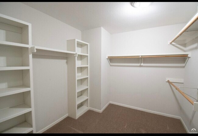 Massive walk-in closet - 1524 Foxfire Dr