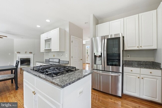 Building Photo - 6355 Willowfield Way