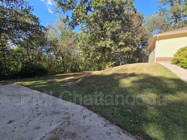 Building Photo - 3717 Crestview Pl