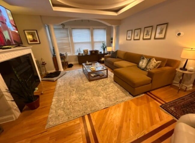 Building Photo - 6912 N Lakewood Ave