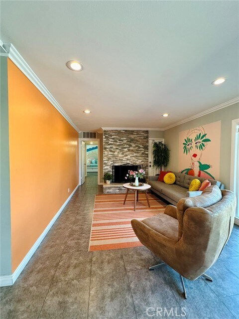 Building Photo - 1331 S Sunrise Way