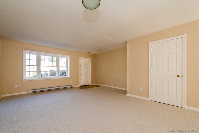 Building Photo - 16 Brantwood Dr