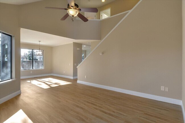 Building Photo - 970 Antelope Terrace