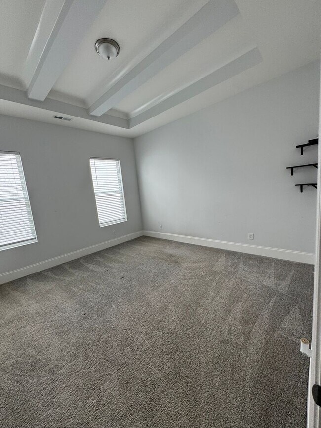 Building Photo - 131 Oasis Dr