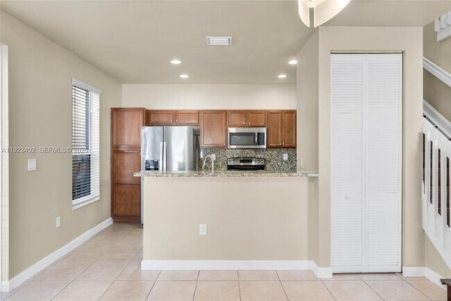 Building Photo - 9205 SW 170th Pl