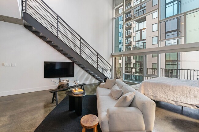 Building Photo - 845 Spring St NW