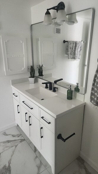 Building Photo - 3025 Walnut Bend Ln