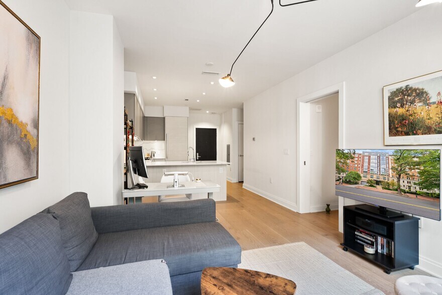 Building Photo - 1427 Rhode Island Ave NW