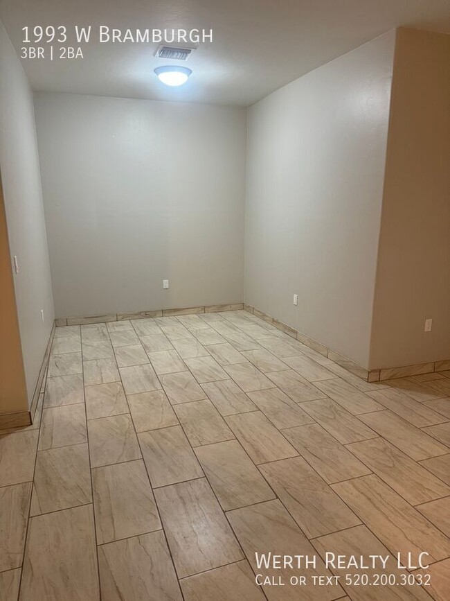 Building Photo - Newly Remodeled 3 bed/2 bath in Enchanted ...