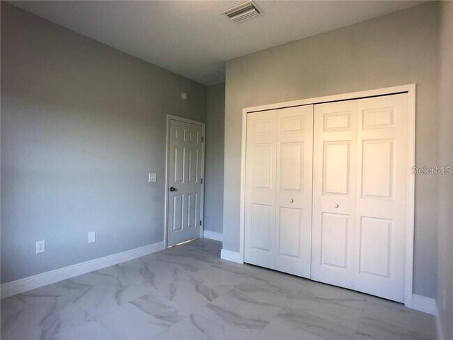 Building Photo - 205 Flounder Pl