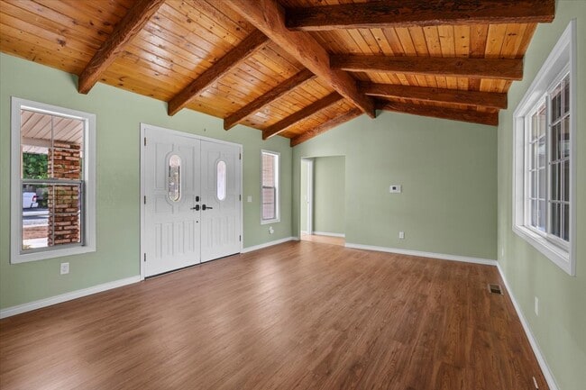Building Photo - 966 S Shasta Ave