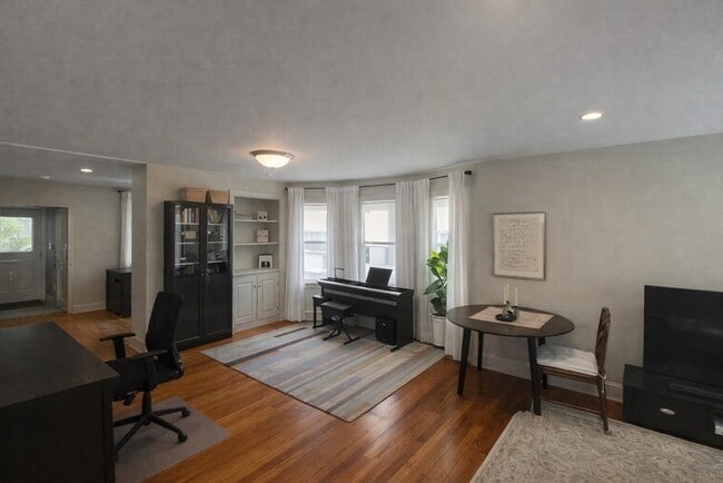 Building Photo - 59 Broadway