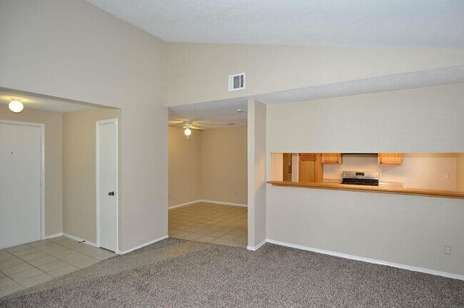 Building Photo - 28302 Doverbrook Dr