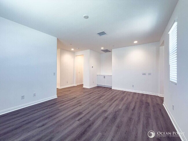Building Photo - Newly Built 5 Bedroom Home for Rent in Fillmore!