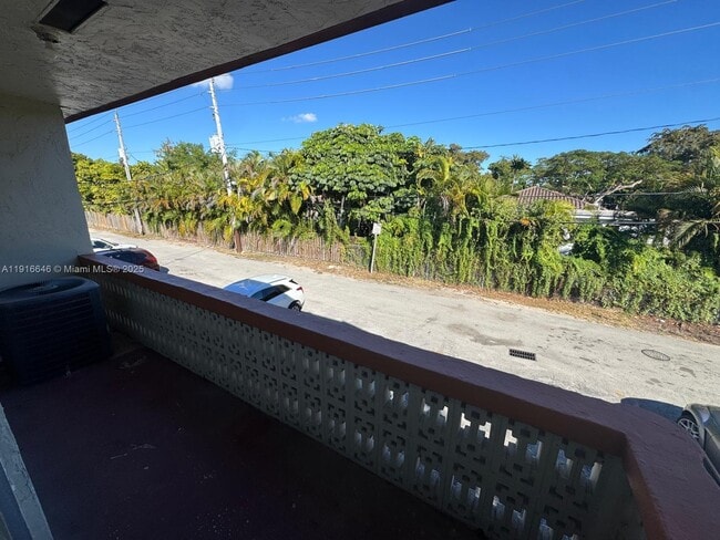 Building Photo - 1825 SW 67th Ave