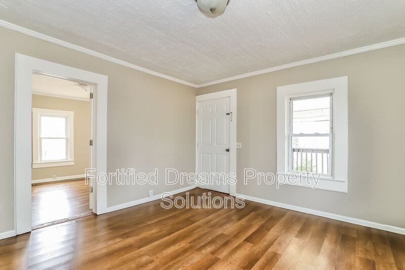 Building Photo - 3813 Southdale Ave