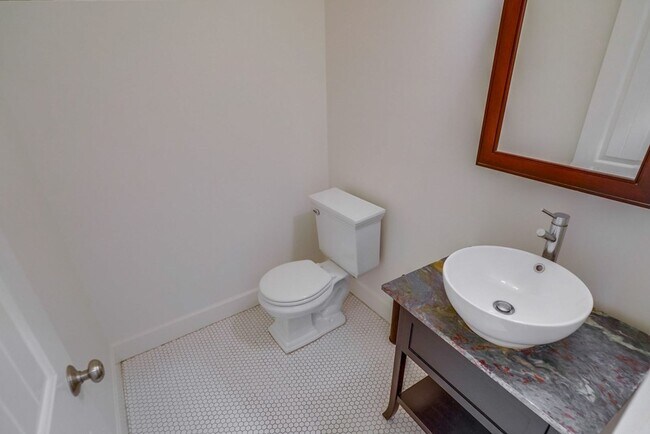 Building Photo - Beautiful 4 Bed/4 Bath Family Home w/pool - Upcoming and available in April!