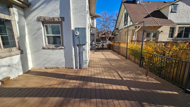 Building Photo - Modern Park Hill Home