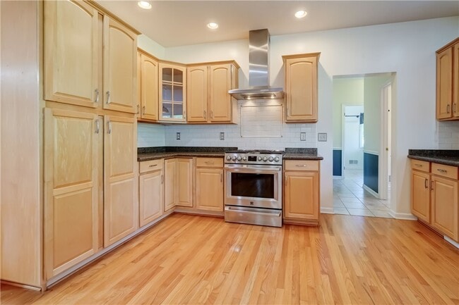 Building Photo - 83 Angels Path