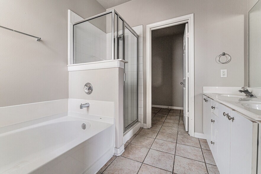 Building Photo - 3107 Lavender Candle Dr