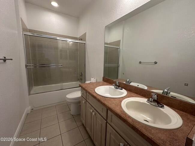 Building Photo - 616 Manatee Bay Dr