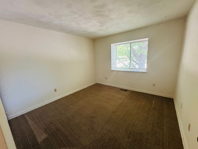 Building Photo - 1716 Donlee Dr