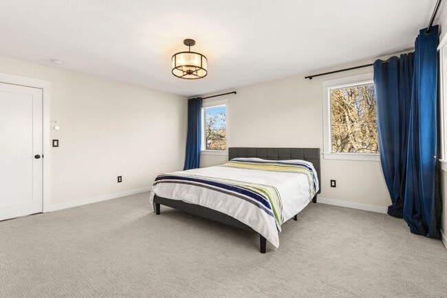 Building Photo - 4090 NE 6th Ave