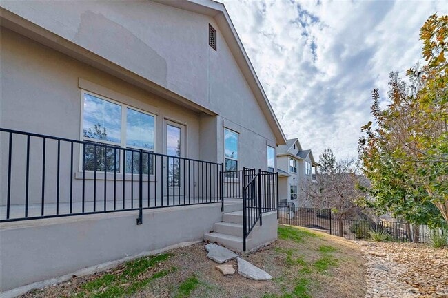 Building Photo - 206 Cartwheel Bend