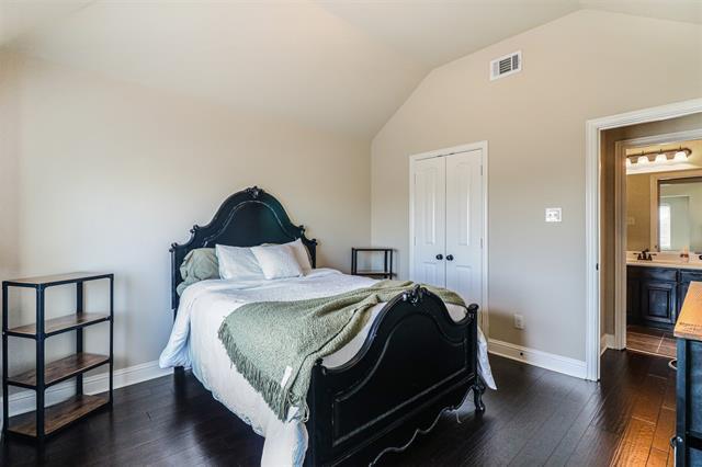 Building Photo - 230 Sandy Way