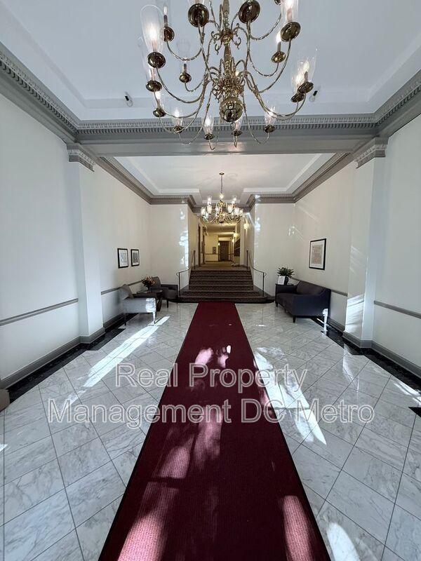 Building Photo - 1316 New Hampshire Ave NW