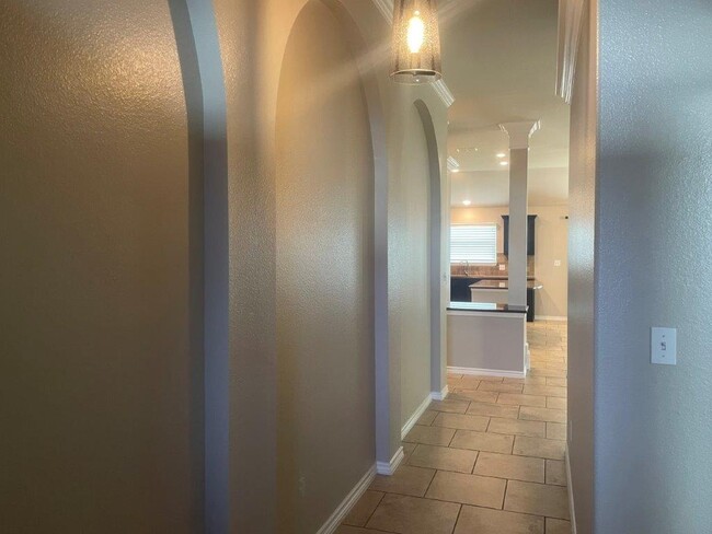 Building Photo - 3942 Las Bahias Dr