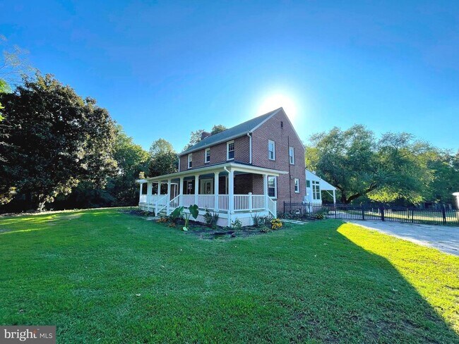 Building Photo - 4085 Hallowing Point Rd