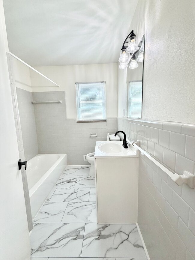 Building Photo - 2724 Riedling Dr