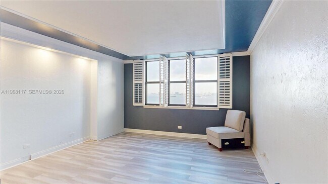 Building Photo - 1800 NE 114th St