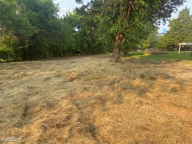 Building Photo - 2 br, 1 bath House - 2034 Pearl Dr