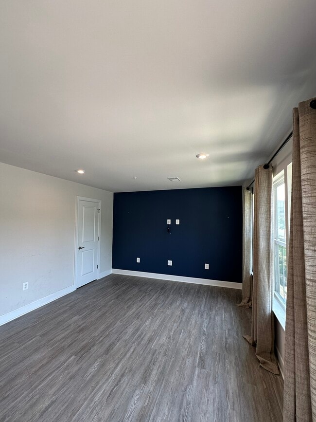 Building Photo - 131 Albany Pl