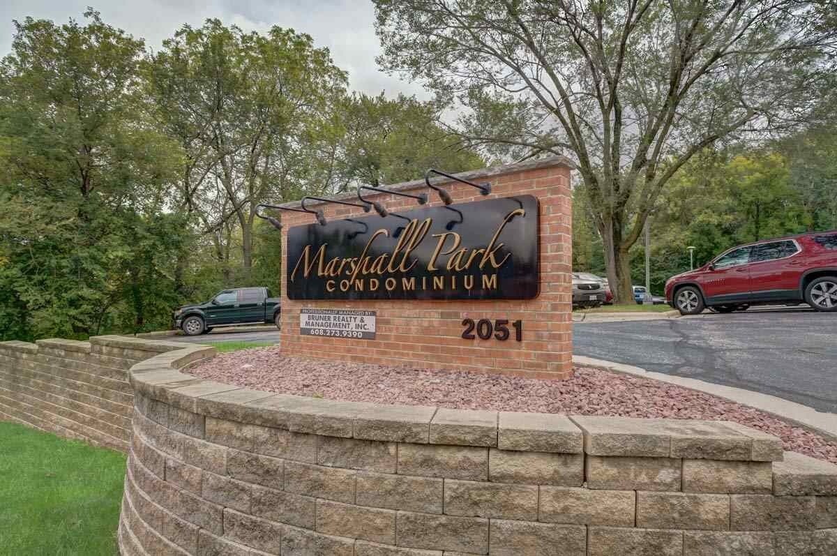 Great grounds maintenance, located next to the park! - 2051 Allen Blvd