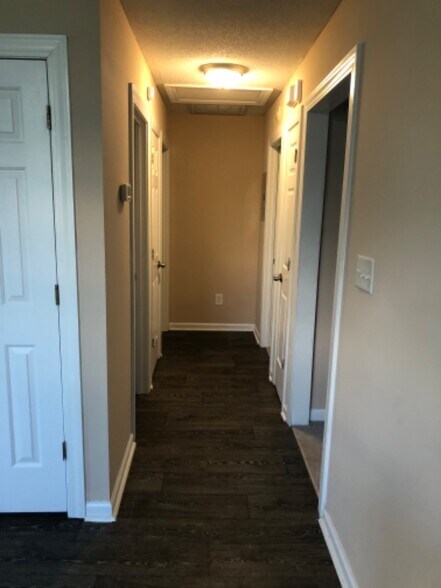Building Photo - 141 Baileys Park Ln