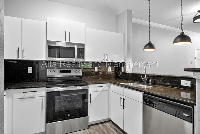 Building Photo - 8290 Gate Pkwy W