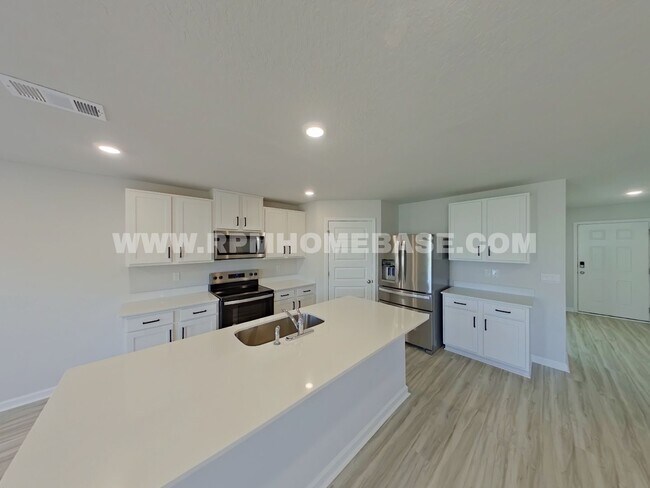 Building Photo - Spacious 5-Bedroom Home in Shoal River Community with Modern Features and Community Pool Access!