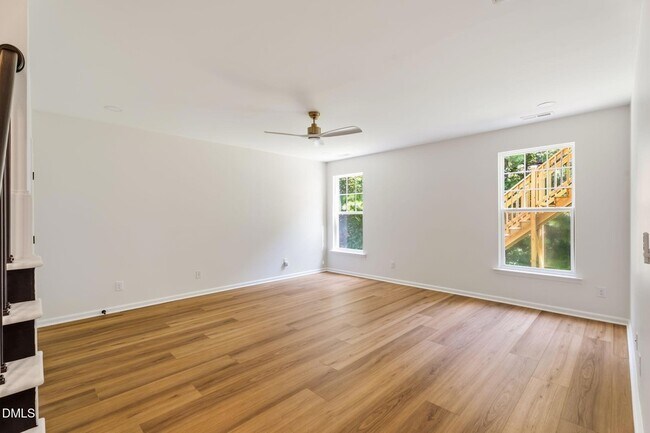 Building Photo - 5 Silverbell Ct