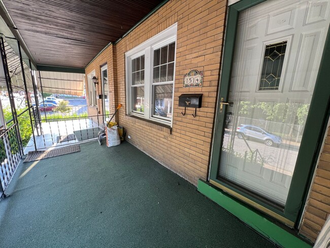Building Photo - Sharpsburg - 3 BR House, Dining Room, Larg...